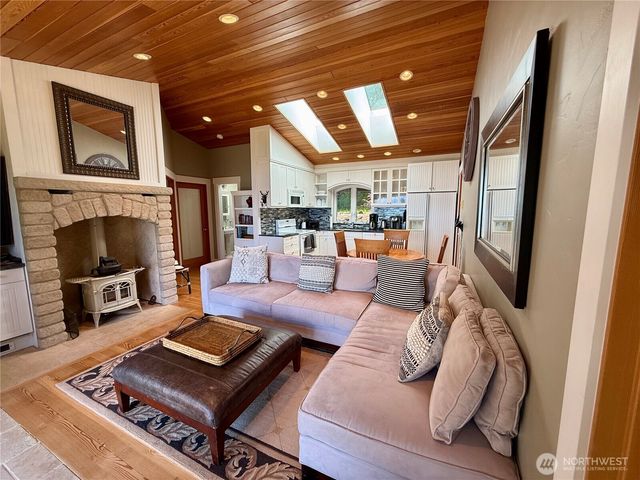 92 Flagpoint Lane, Friday Harbor, WA 98250