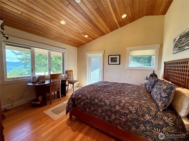 92 Flagpoint Lane, Friday Harbor, WA 98250