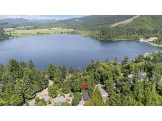 92683 Two Lakes Ln, Blachly, OR 97412