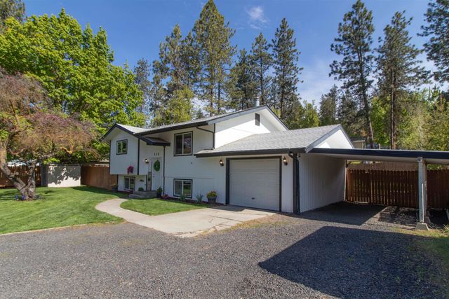 115 E Franklin Dr, Nine Mile Falls, WA 99026