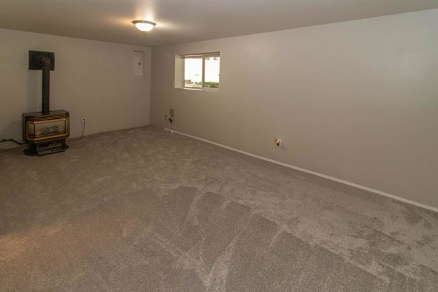 115 E Franklin Dr, Nine Mile Falls, WA 99026