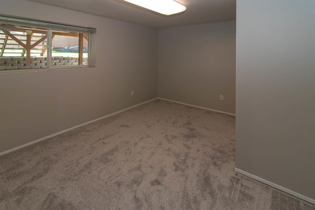 115 E Franklin Dr, Nine Mile Falls, WA 99026