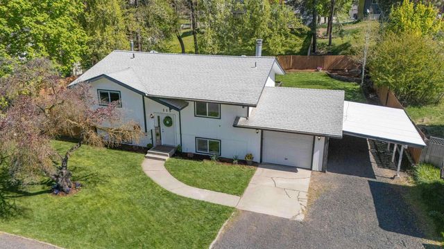 115 E Franklin Dr, Nine Mile Falls, WA 99026