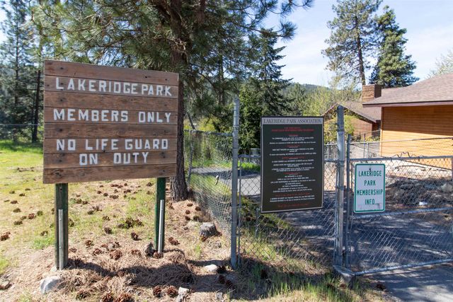 115 E Franklin Dr, Nine Mile Falls, WA 99026