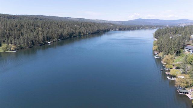 115 E Franklin Dr, Nine Mile Falls, WA 99026