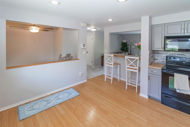 115 E Franklin Dr, Nine Mile Falls, WA 99026