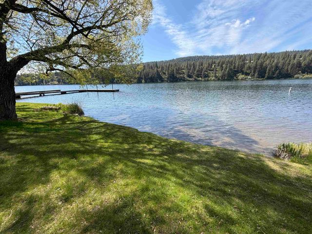 115 E Franklin Dr, Nine Mile Falls, WA 99026