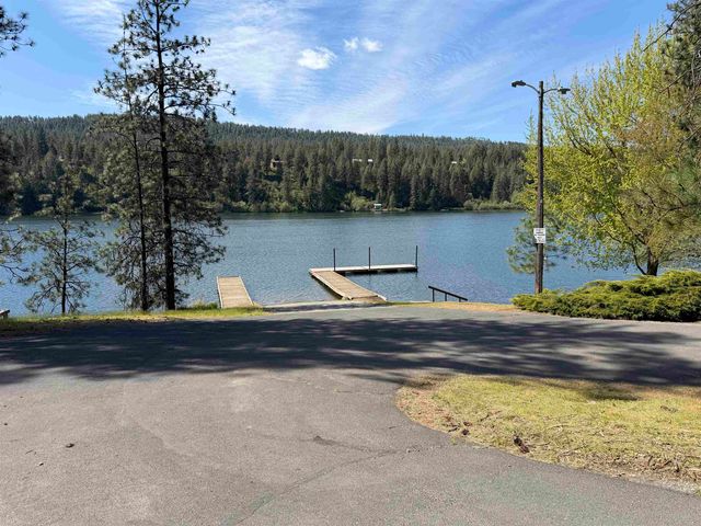 115 E Franklin Dr, Nine Mile Falls, WA 99026