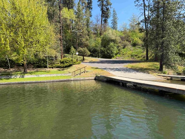 115 E Franklin Dr, Nine Mile Falls, WA 99026