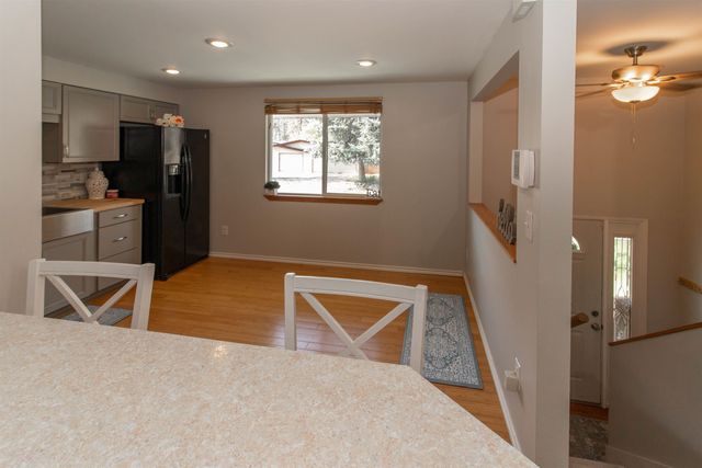 115 E Franklin Dr, Nine Mile Falls, WA 99026