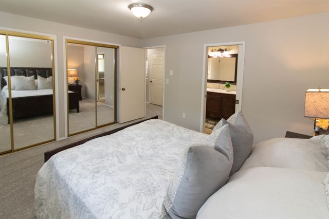 115 E Franklin Dr, Nine Mile Falls, WA 99026