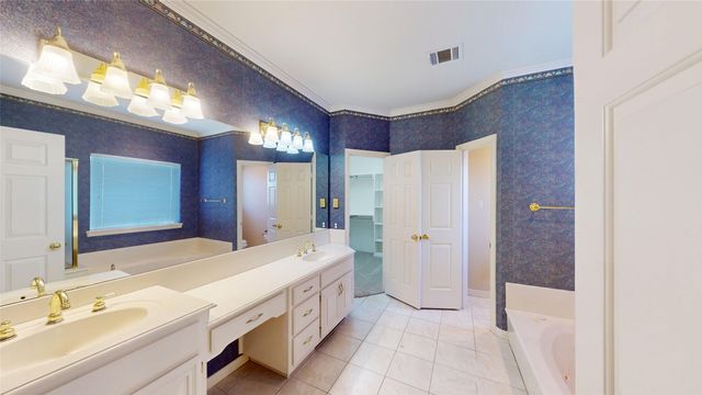 7525 Brentwood Court, North Richland Hills, TX 76182