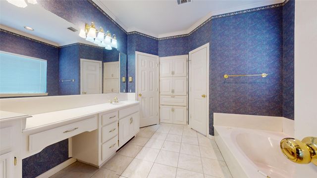 7525 Brentwood Court, North Richland Hills, TX 76182