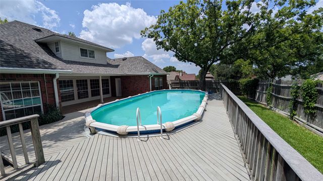 7525 Brentwood Court, North Richland Hills, TX 76182