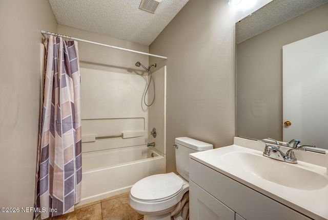 560 STAFFORDSHIRE Drive, Jacksonville, FL 32225