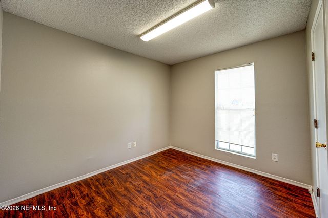 560 STAFFORDSHIRE Drive, Jacksonville, FL 32225