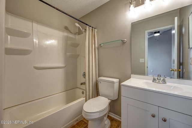 560 STAFFORDSHIRE Drive, Jacksonville, FL 32225