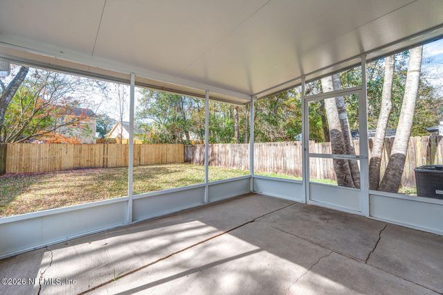 560 STAFFORDSHIRE Drive, Jacksonville, FL 32225