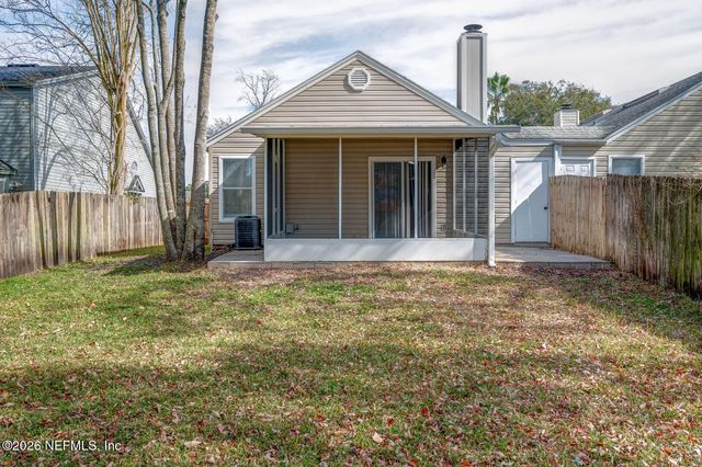 560 STAFFORDSHIRE Drive, Jacksonville, FL 32225