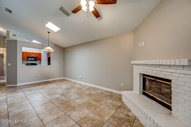 560 STAFFORDSHIRE Drive, Jacksonville, FL 32225