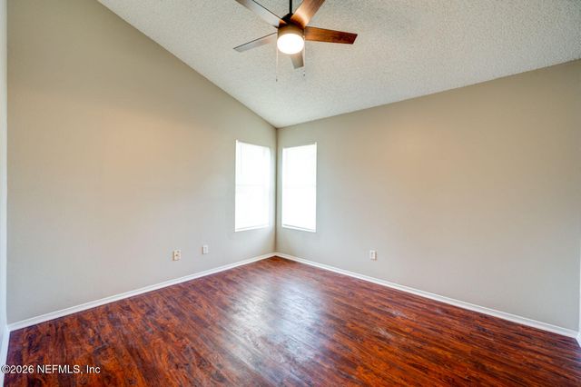 560 STAFFORDSHIRE Drive, Jacksonville, FL 32225