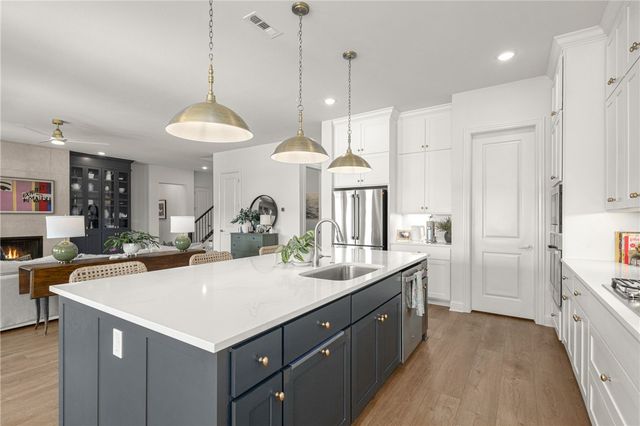 8806 W Comet Drive, Bentonville, AR 72713