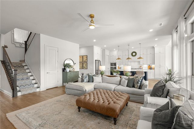 8806 W Comet Drive, Bentonville, AR 72713