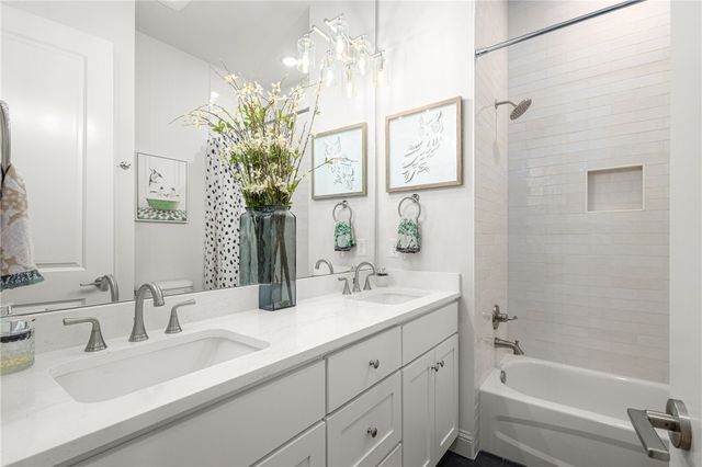 8806 W Comet Drive, Bentonville, AR 72713