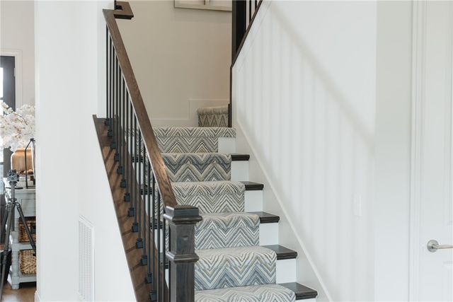 8806 W Comet Drive, Bentonville, AR 72713