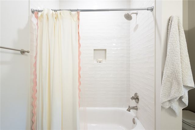 8806 W Comet Drive, Bentonville, AR 72713