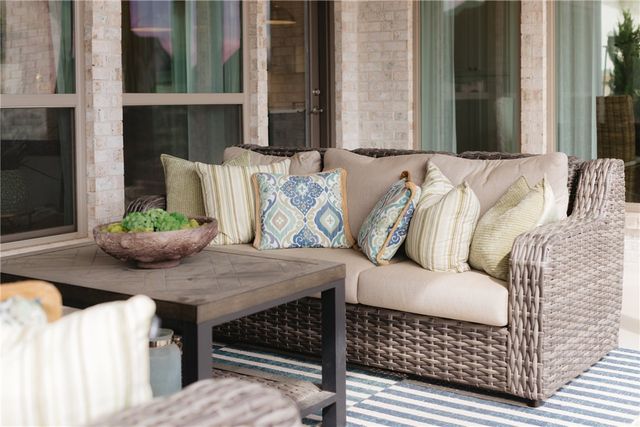 8806 W Comet Drive, Bentonville, AR 72713