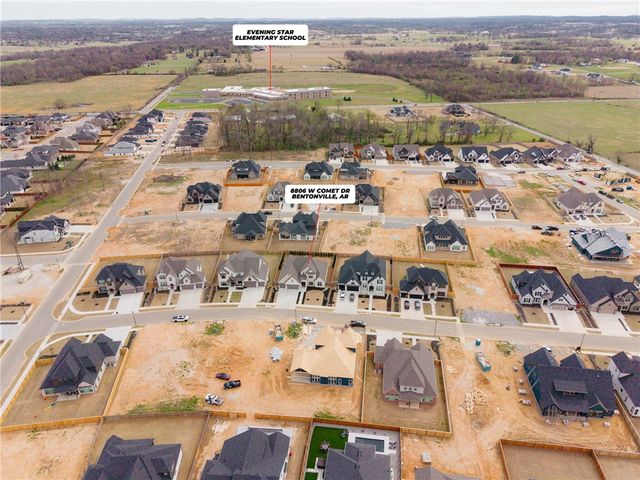8806 W Comet Drive, Bentonville, AR 72713