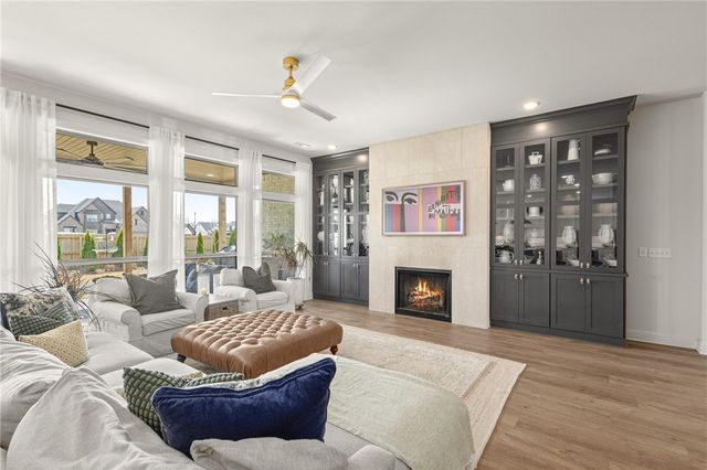 8806 W Comet Drive, Bentonville, AR 72713