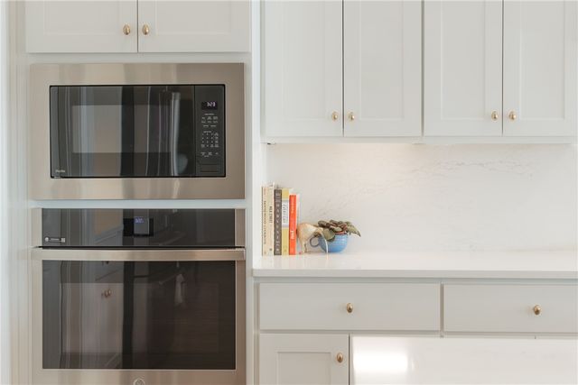 8806 W Comet Drive, Bentonville, AR 72713