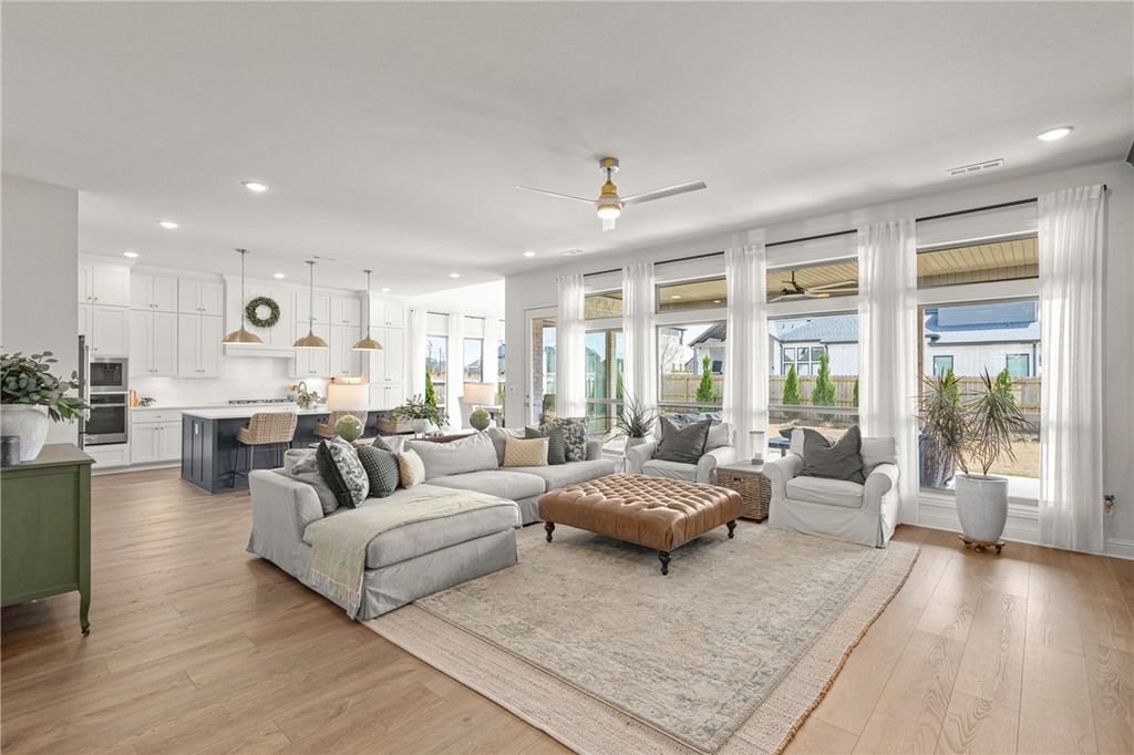 8806 W Comet Drive, Bentonville, AR 72713