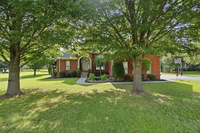 421 Karlee Ct, Lebanon, TN 37087