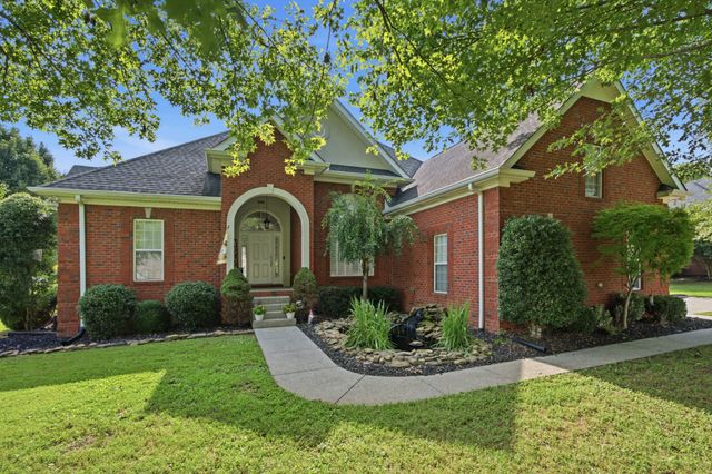 421 Karlee Ct, Lebanon, TN 37087