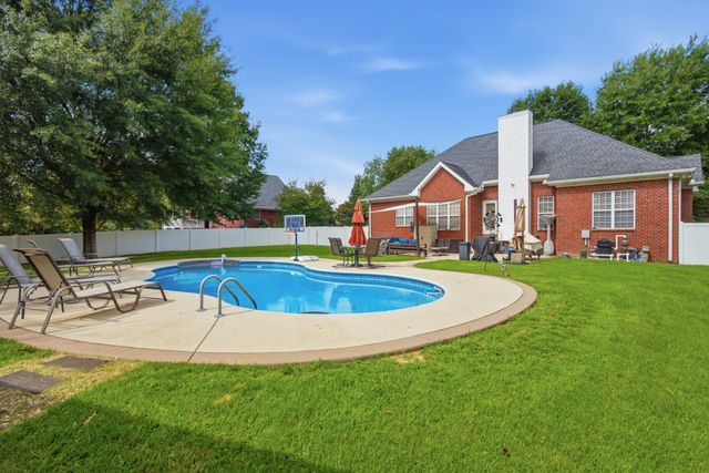 421 Karlee Ct, Lebanon, TN 37087