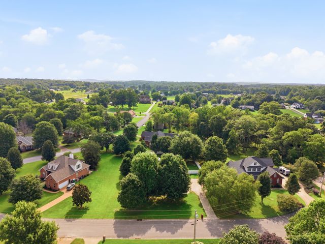 421 Karlee Ct, Lebanon, TN 37087