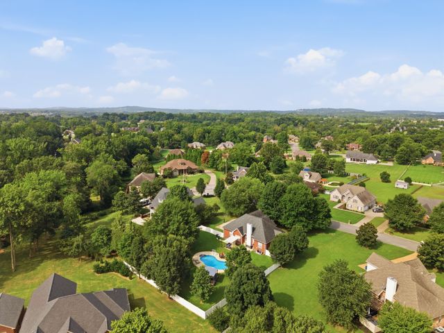 421 Karlee Ct, Lebanon, TN 37087