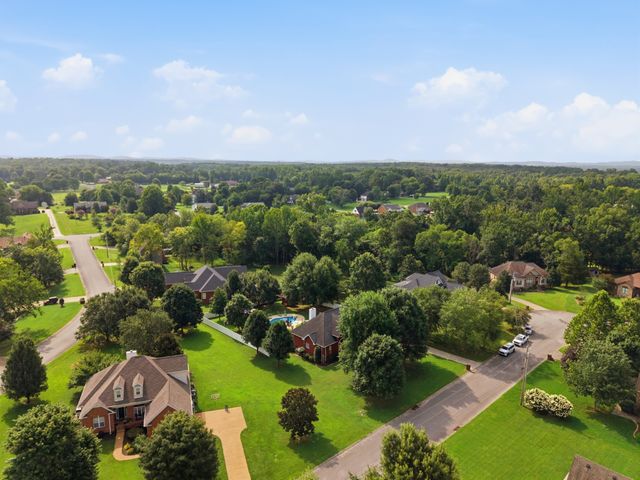 421 Karlee Ct, Lebanon, TN 37087