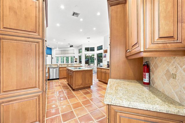 1960 HARTFORD Way, Coral Springs, FL 33071