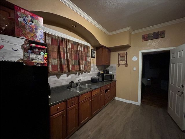 1209 E Tucker Street, Fort Worth, TX 76104