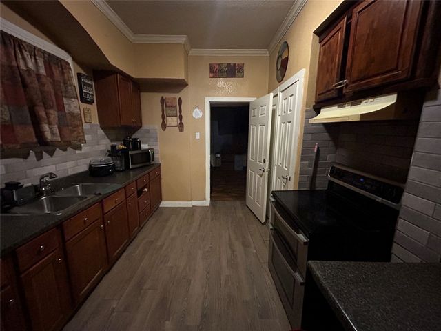 1209 E Tucker Street, Fort Worth, TX 76104