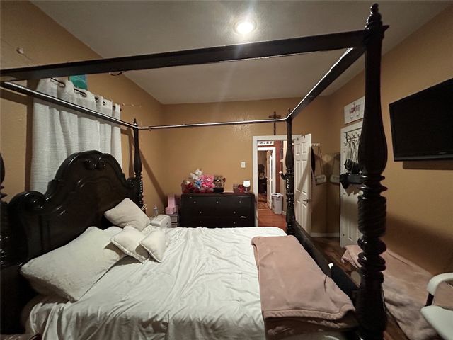 1209 E Tucker Street, Fort Worth, TX 76104