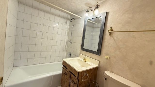 4420 W 111th Street 104, Oak Lawn, IL 60453