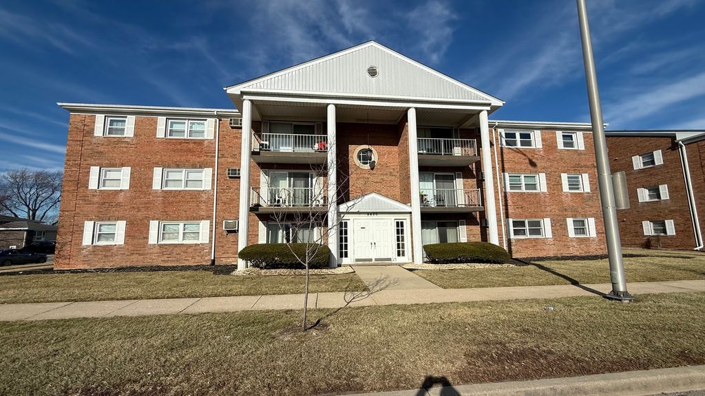 4420 W 111th Street 104, Oak Lawn, IL 60453