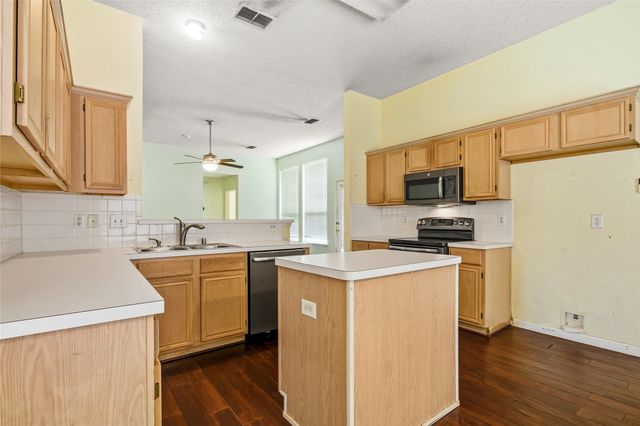 2720 Preston Creek, Mesquite, TX 75181