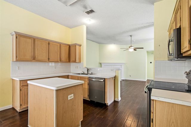 2720 Preston Creek, Mesquite, TX 75181