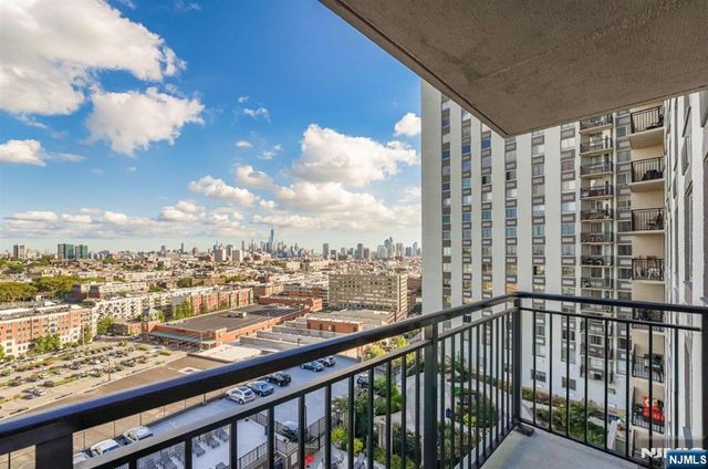 100 Manhattan Avenue 708, Jersey City, NJ 07087